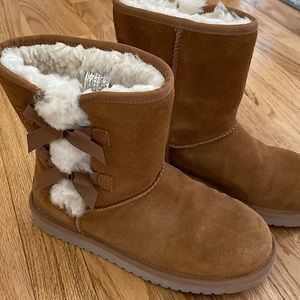 Kookaburra by Ugg Victoria Short Boot